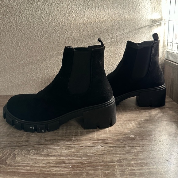 Charlotte Russe Platform Boots - Picture 3 of 6